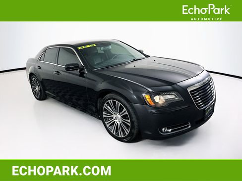 Used 2013 Chrysler 300 S RWD image 1
