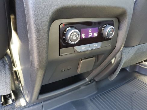 Used 2026 Chevrolet Traverse Z71 w/ Driver Confidence Package AWD/4WD image 13