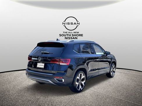 Used 2022 Volkswagen Taos SEL image 6