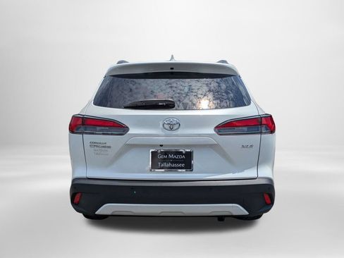 Used 2023 Toyota Corolla Cross XLE w/ Convenience Package FWD image 5