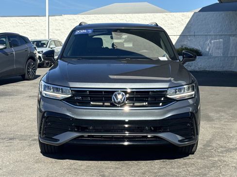 Certified 2024 Volkswagen Tiguan SE R-Line image 8
