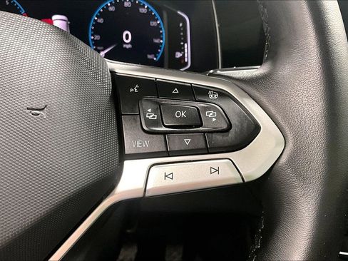 Used 2025 Volkswagen Jetta SEL image 25