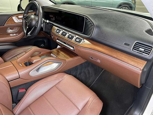 Used 2024 Mercedes-Benz GLE 350 4MATIC image 11