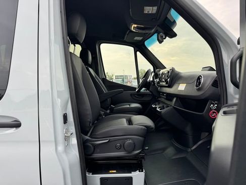 New 2025 Mercedes-Benz Sprinter 2500 image 17