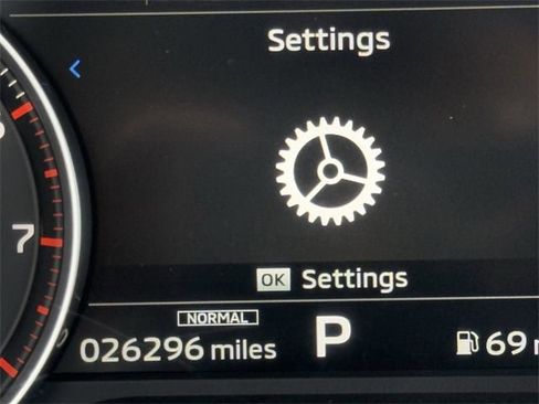 Used 2024 Mitsubishi Outlander SE image 16