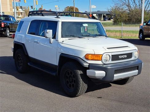 Used 2011 Toyota FJ Cruiser 4WD image 7