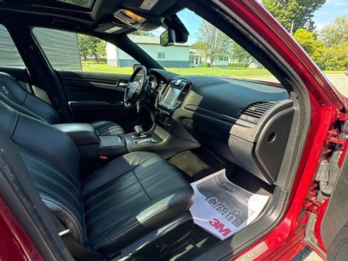 Used 2014 Chrysler 300 S w/ Luxury Group AWD/4WD image 10