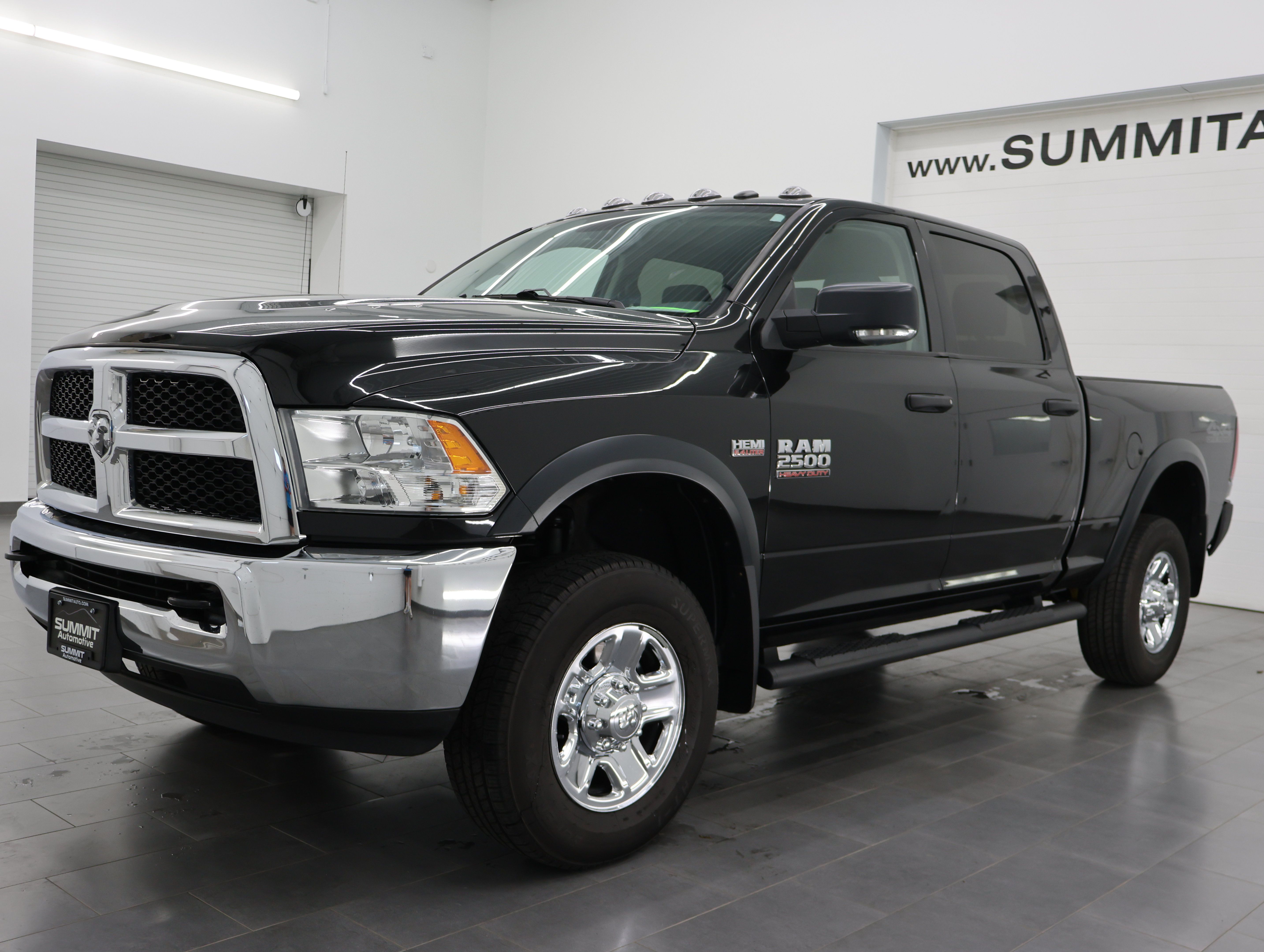 Used 2018 RAM 2500 Tradesman w/ Chrome Appearance Group AWD/4WD image 7