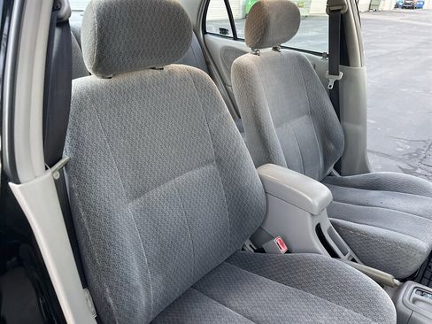 Used 2001 Toyota Corolla LE image 37