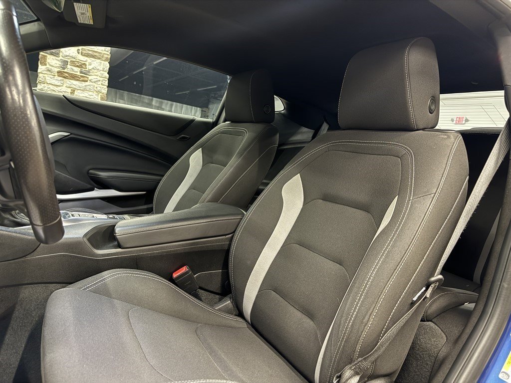 Used 2019 Chevrolet Camaro SS RWD image 23