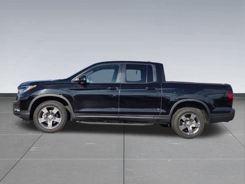 Used 2025 Honda Ridgeline TrailSport image 3