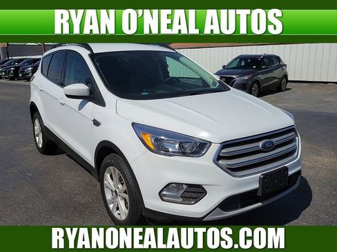 Used 2018 Ford Escape SE image 1