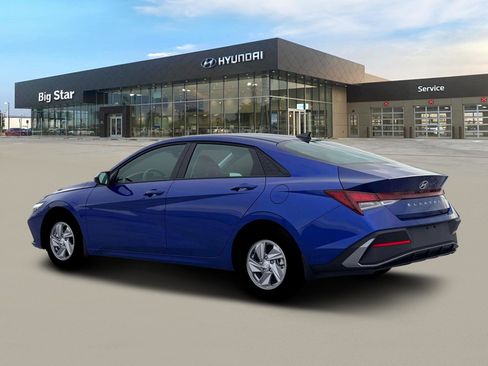 New 2026 Hyundai Elantra SE image 4