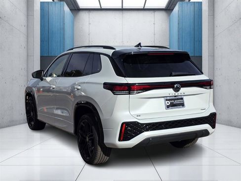 New 2026 Volkswagen Tiguan SE R-Line image 31