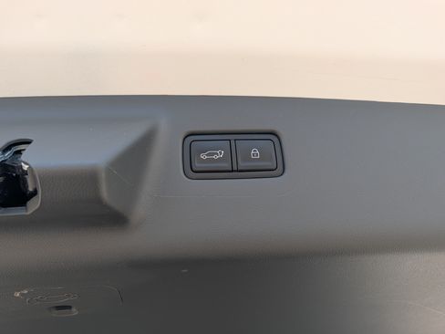 Used 2024 Hyundai Santa Fe Limited AWD/4WD image 23