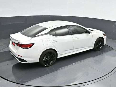 Used 2025 Nissan Sentra SR image 29