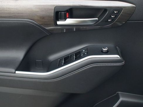 Used 2020 Toyota Highlander Limited image 31