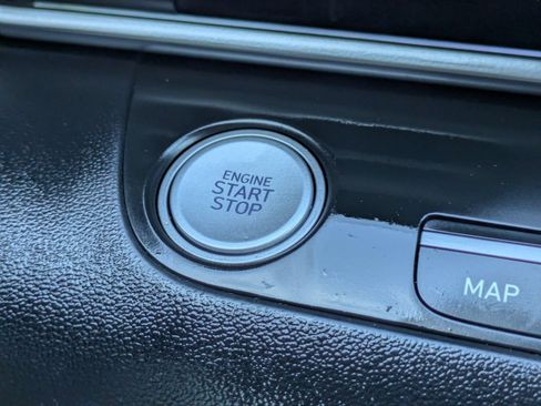 Used 2024 Hyundai Elantra SEL FWD image 31