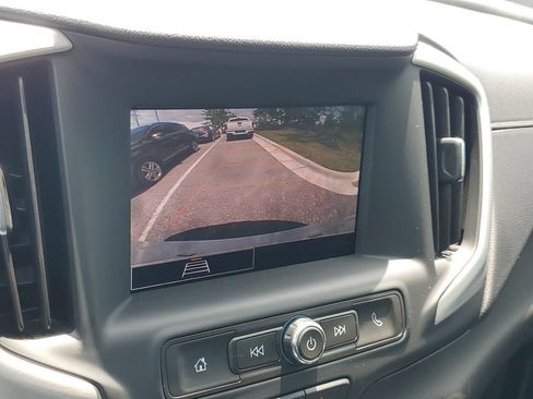 Used 2024 GMC Terrain SLE w/ Driver Convenience Package FWD image 25