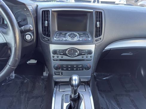 Used 2012 INFINITI G37 Journey w/ Premium Pkg image 15