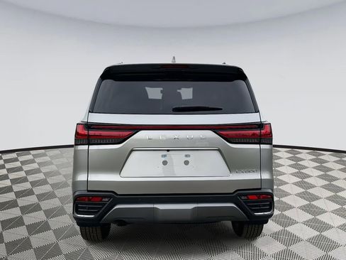 Used 2025 Lexus LX 600 4WD w/ Accessory Package (Z1) image 3