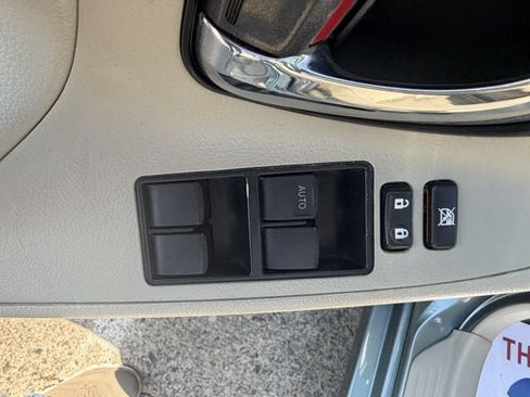 Used 2009 Toyota Camry LE FWD image 13