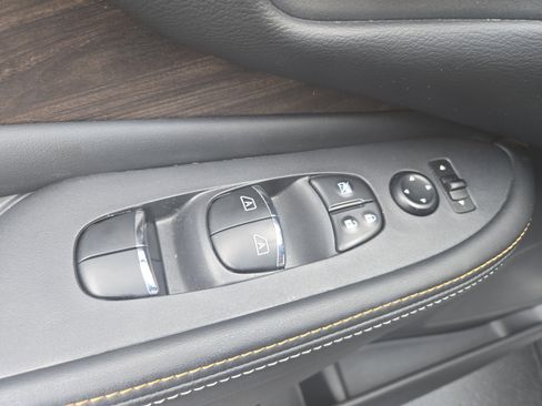 Certified 2024 Nissan Murano Platinum w/ Cargo Package image 16