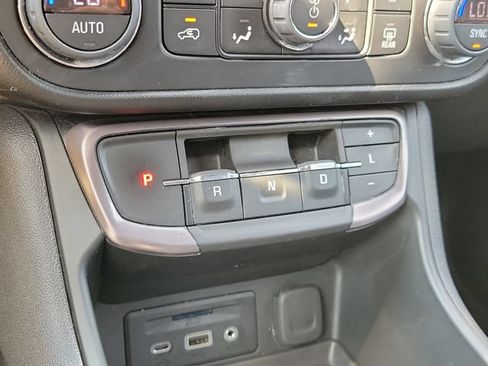 Used 2022 GMC Terrain AT4 w/ Tech Package AWD/4WD image 27