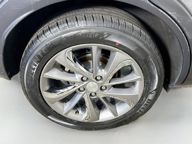 Used 2020 Buick Encore GX Essence w/ Experience Buick Package AWD/4WD image 32