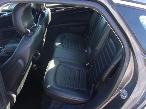 Used 2014 Ford Fusion SE w/ Equipment Group 202A image 9