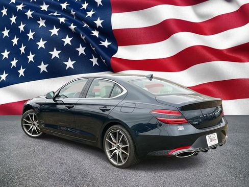 Used 2025 Genesis G70 2.5T image 11