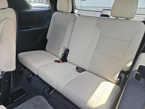 Used 2023 Chevrolet Traverse LT w/ LPO, Cargo Package AWD/4WD image 16