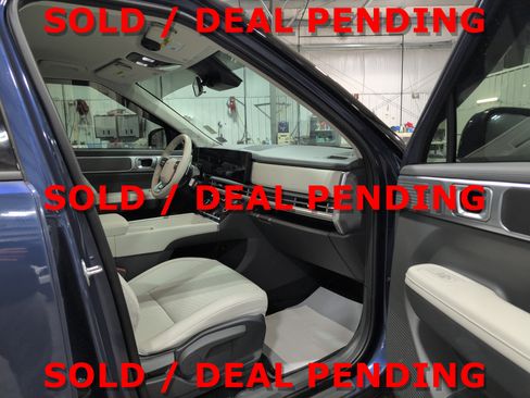 Used 2025 Hyundai Santa Fe SEL image 15