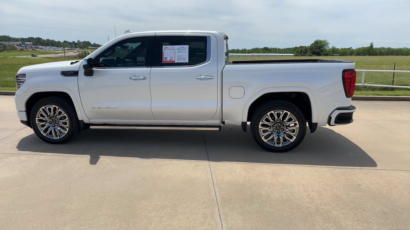 Used 2023 GMC Sierra 1500 Denali Ultimate AWD/4WD image 6
