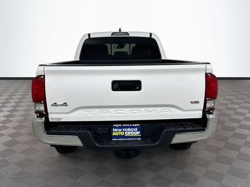 Used 2020 Toyota Tacoma SR5 AWD/4WD image 12