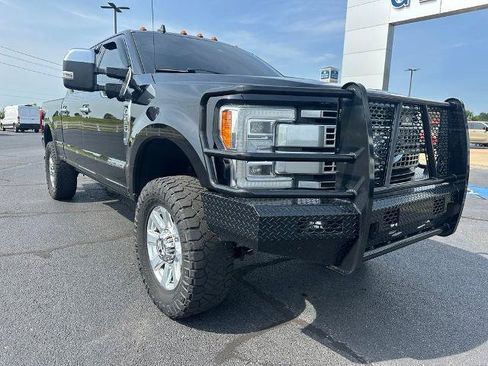 Certified 2019 Ford F250 Platinum w/ Platinum Ultimate Package AWD/4WD image 2
