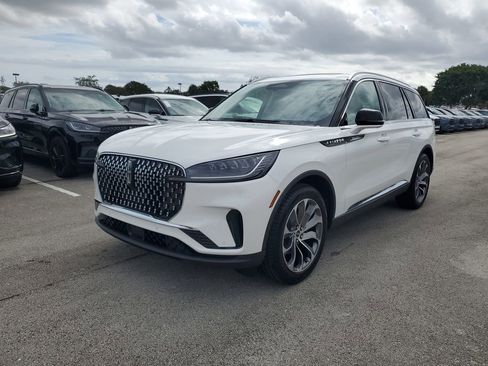 New 2026 Lincoln Aviator Reserve RWD image 2