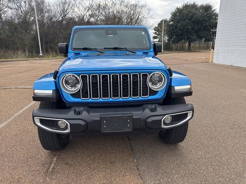 Used 2024 Jeep Wrangler Sahara w/ Technology Group image 2