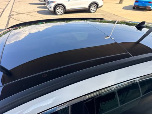 Used 2020 Ford Escape Titanium AWD/4WD image 17