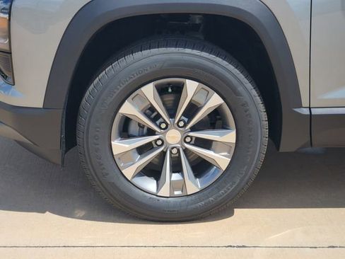 New 2026 Chevrolet Equinox LT FWD image 10
