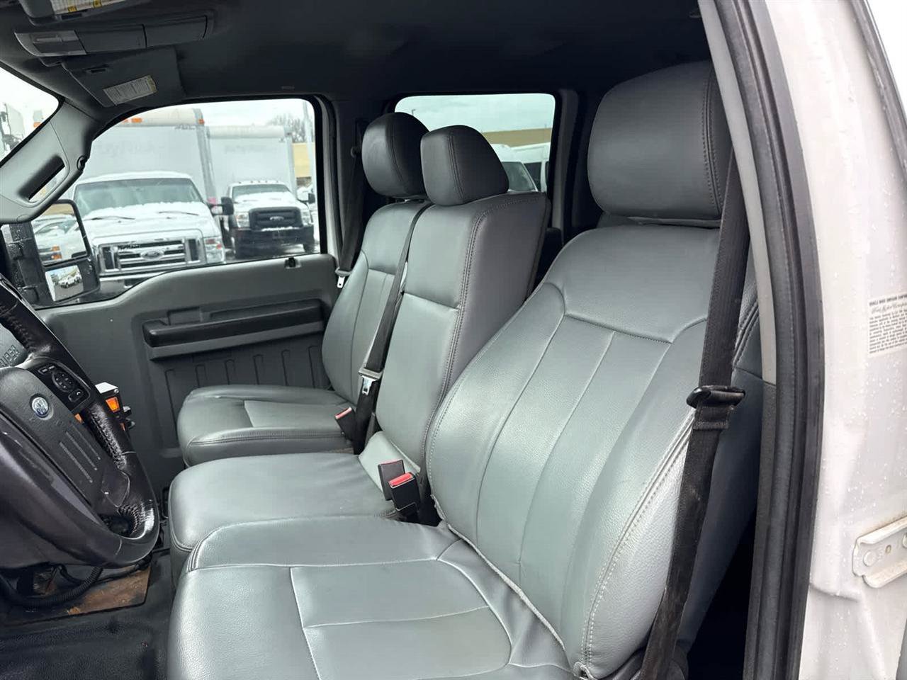 Used 2015 Ford F550 2WD Crew Cab Super Duty image 13