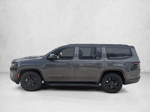 Used 2022 Jeep Wagoneer Series II RWD image 8