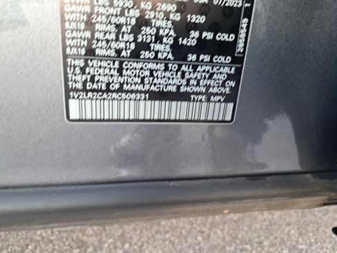 Certified 2024 Volkswagen Atlas SE image 32