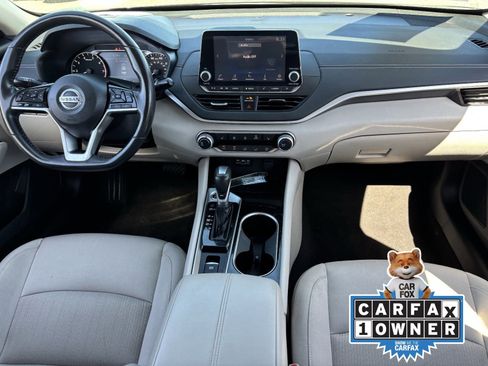 Certified 2022 Nissan Altima 2.5 SV w/ SV Premium Package FWD image 16