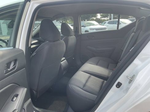 Used 2025 Nissan Altima 2.5 SV FWD image 10