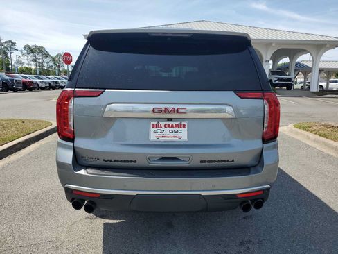Used 2023 GMC Yukon XL Denali AWD/4WD image 4