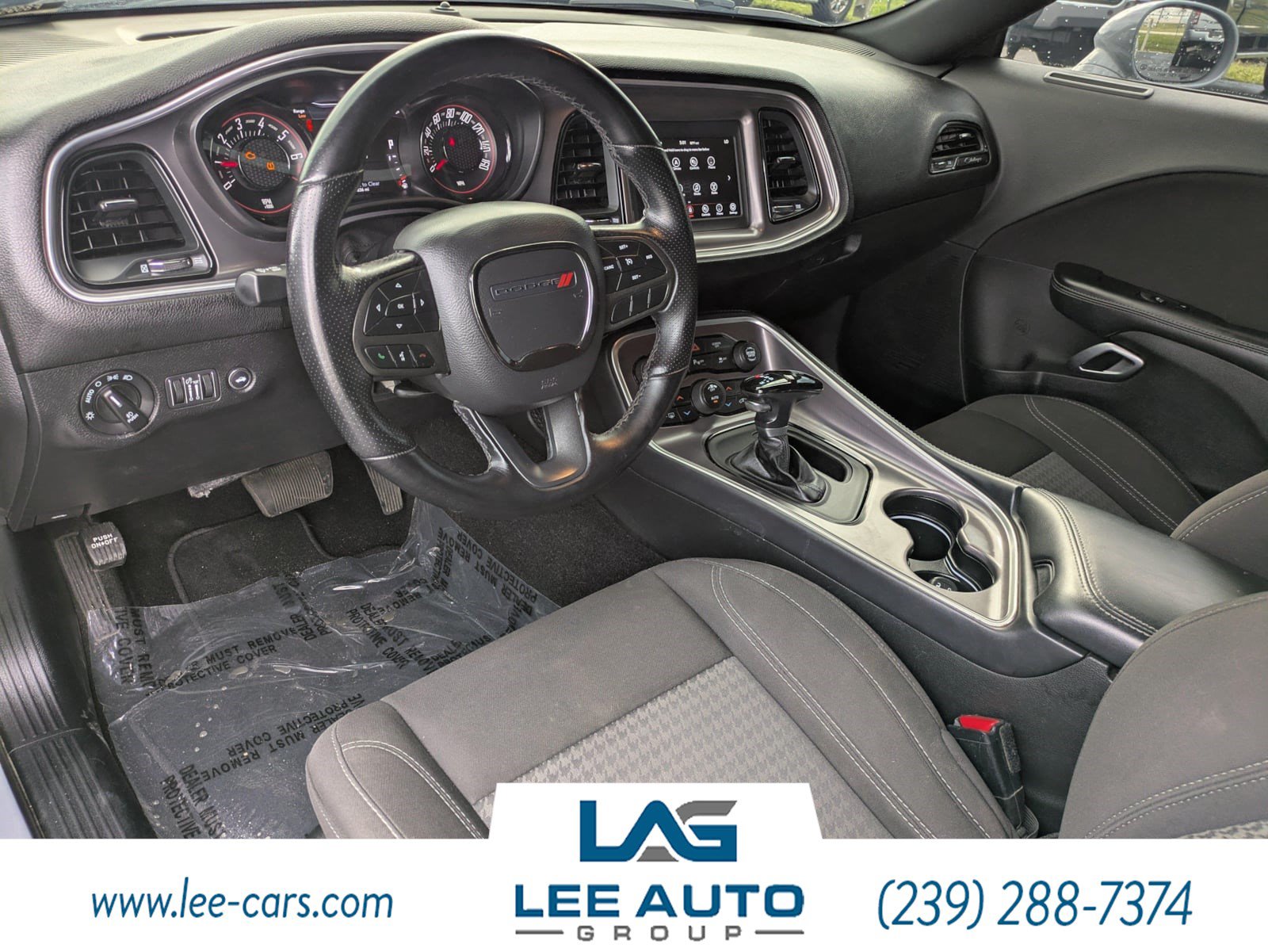 Used 2021 Dodge Challenger SXT w/ Driver Convenience Group RWD image 13
