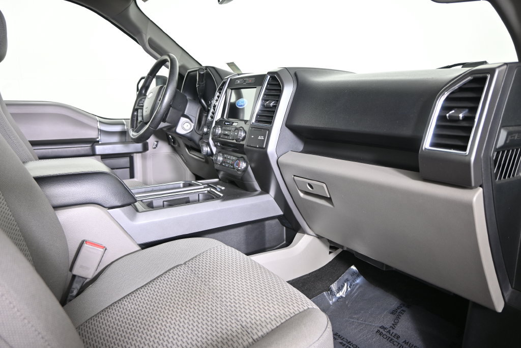 Used 2016 Ford F150 XLT w/ Equipment Group 302A Luxury AWD/4WD image 16