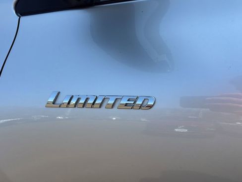 Used 2011 Toyota Highlander Limited w/ Tow Pkg image 26