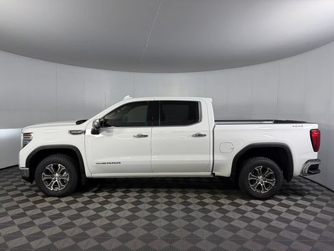Used 2025 GMC Sierra 1500 SLT AWD/4WD image 11